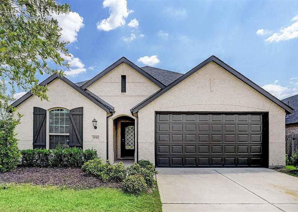 1st image of 19707 Terrazza Lake Ln
