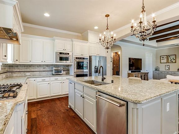 5th image of 11310 Barcelona Ln