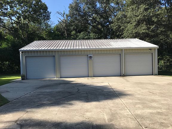 5 car garage/ workshop 