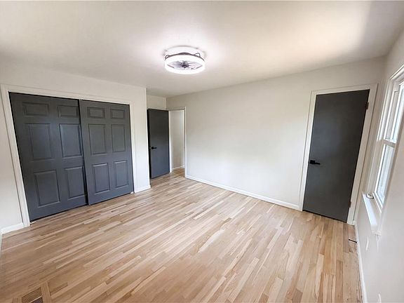 4th image of 3807 Greenhill Dr