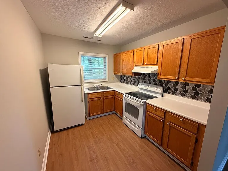 131 Lake St #A — Photo 11