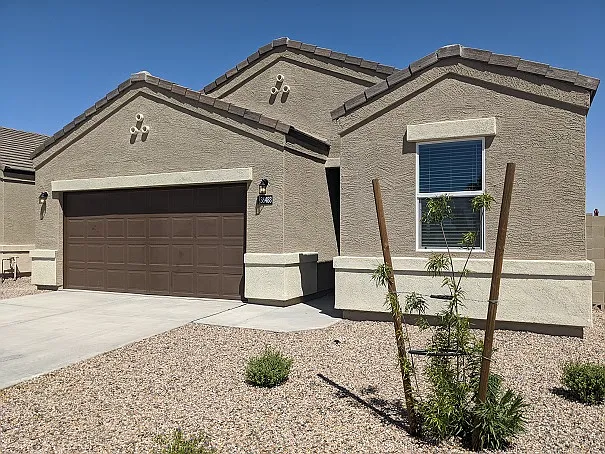 3 bed, 1368 sqft, $1,595 — Photo 2