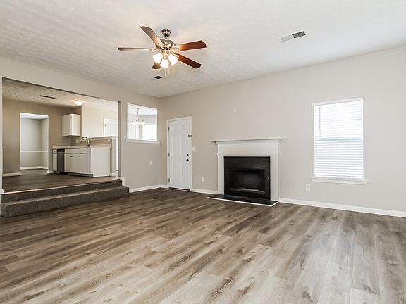 4th image of 1609 Zacharys Way