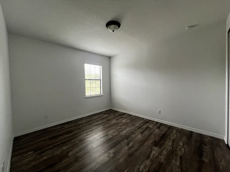 13318 Longacre Dr — Photo 15