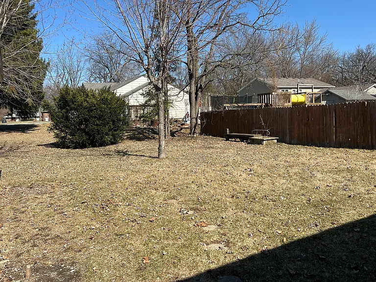407 E Abe St — Photo 15