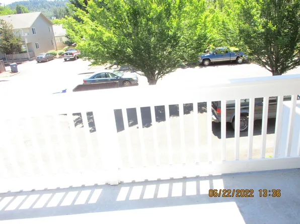 4125 Henry Ct #D, Eugene, OR 97402