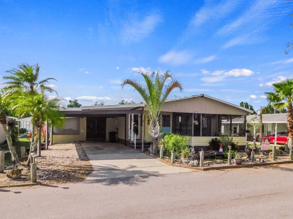 6207 Red Feather Dr, Zephyrhills, FL 33542