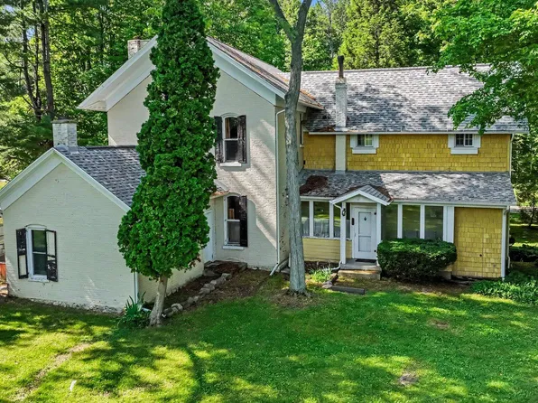 10241 Bair Lake St, Three Rivers, MI 49093
