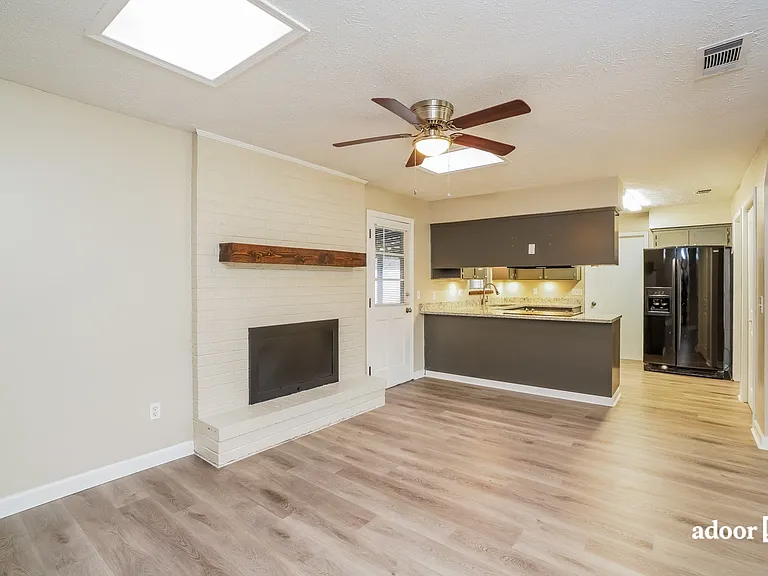 1671 Aletha Mnr — Photo 8