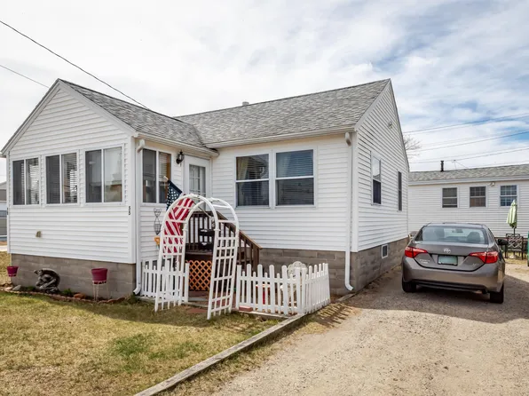 55 Highland Avenue, Hampton, NH 03842