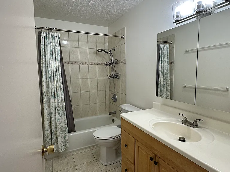 2nd bathroom