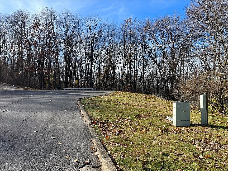 1st image of 44 Thistlewood Dr
