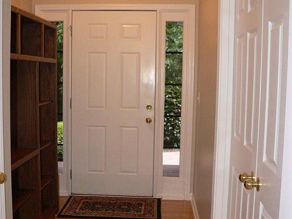 4th image of 364 Valley Brook Cir W