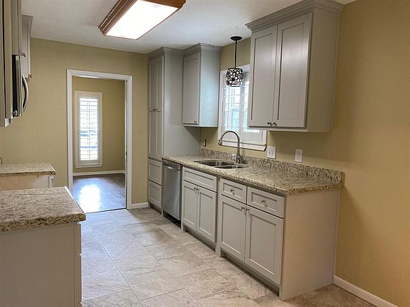 4th image of 1215 Coronado Cir