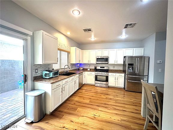 5th image of 6824 Mesita Ave