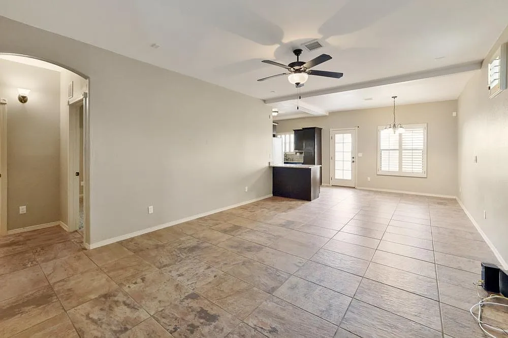 4 bed, 2.5 bath, 1804 sqft, $1,900 — Photo 4