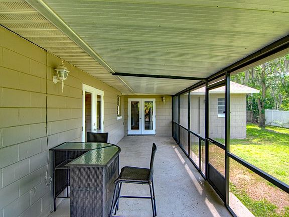 4th image of 361 Diane Ct