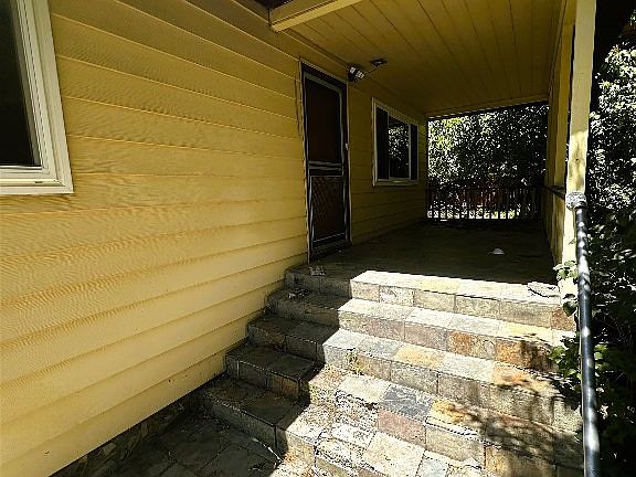 4th image of 15421 Hornbrook Rd