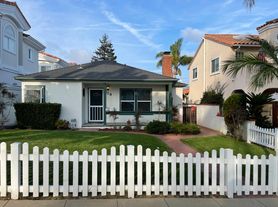528 N Lucia Ave, Redondo Beach, CA