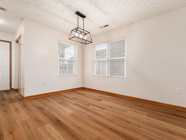 6201 Norway Glen Ave — Photo 12