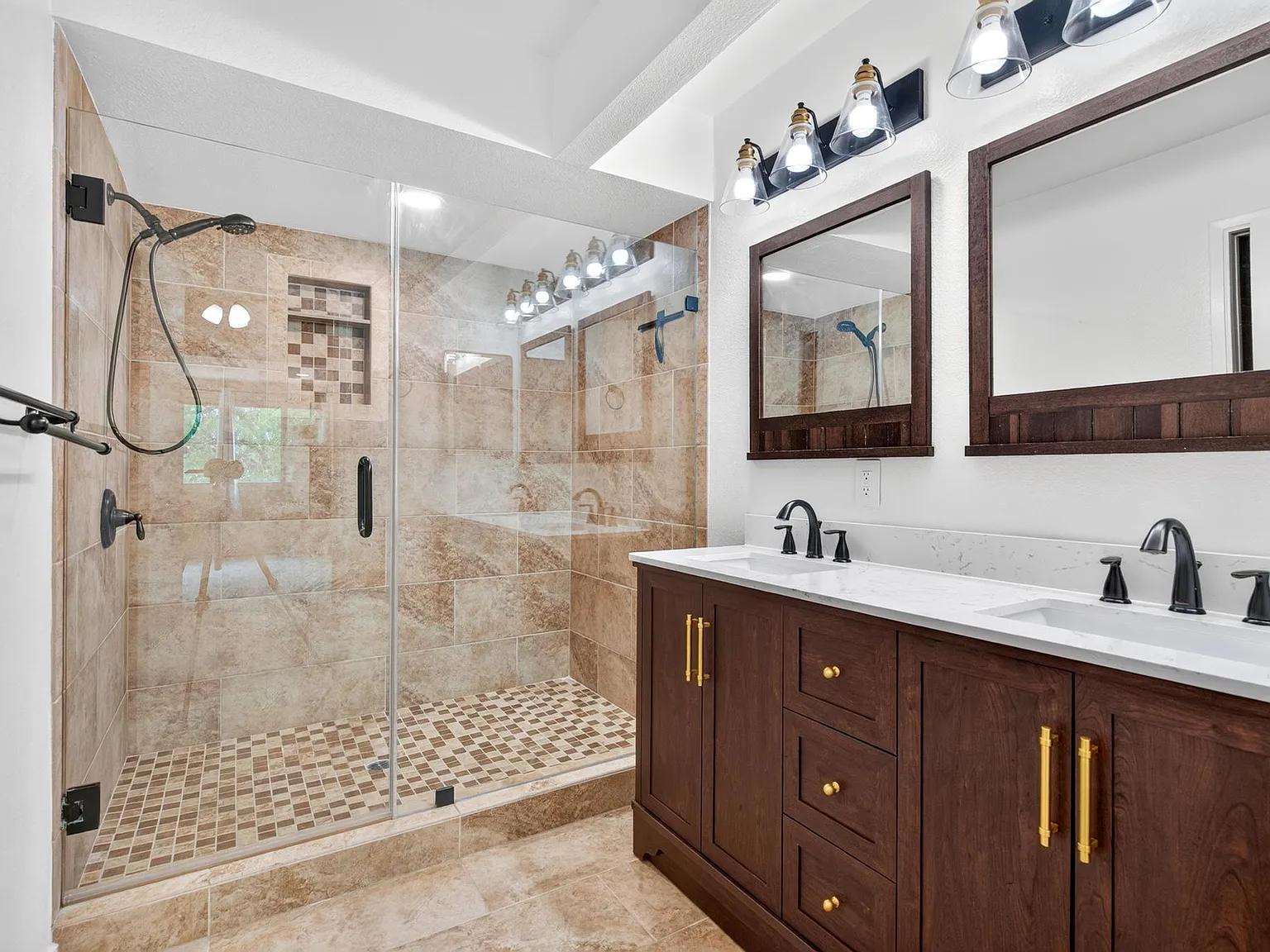 2 bed, 2.5 bath, 1566 sqft, $3,250 — Photo 3