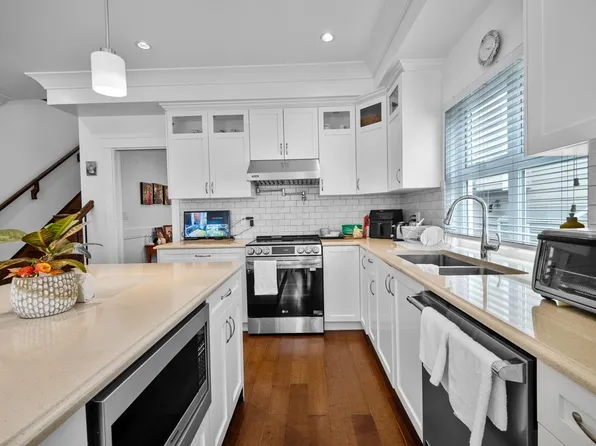 3288 W 32nd Ave, Vancouver, BC V6L 2C3