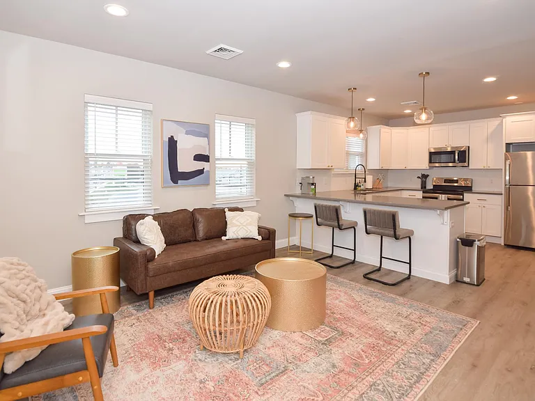 1401 Market St #2L — Photo 40