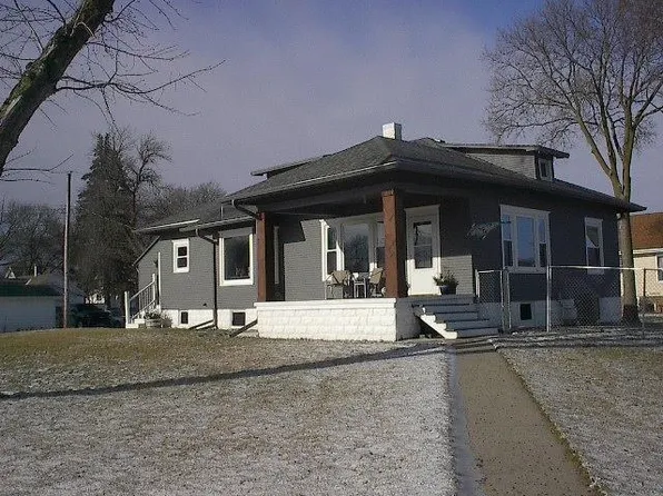 121 N 5th St, Pierce, NE 68767