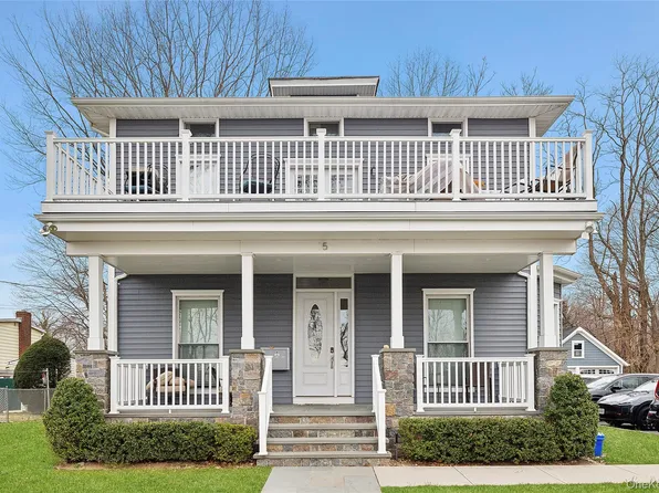 15 Summit Pl #1E, Glen Cove, NY 11542