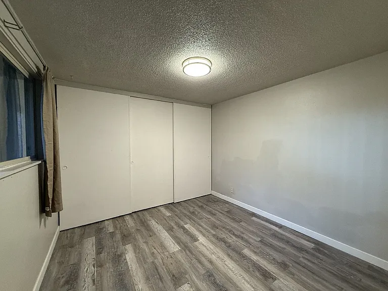 851 W 5th Ave #2 — Photo 5