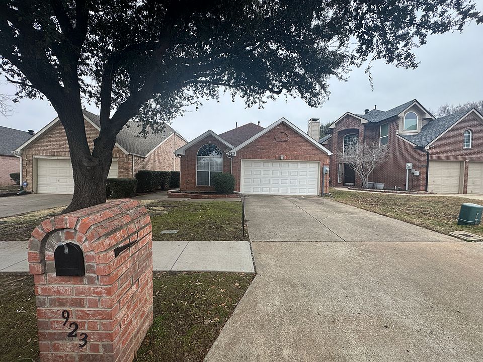 1st image of 923 Golden Grove Dr