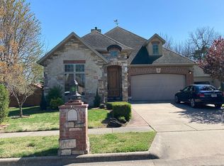 2534 E Ottawa St, Springfield, MO 65804