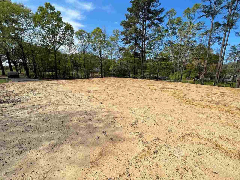 2nd image of El Pine Dr