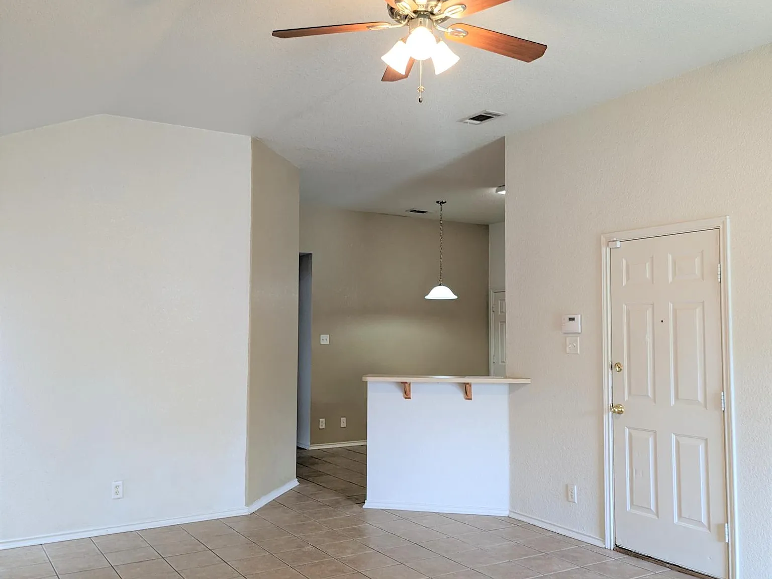 3 bed, 1138 sqft, $1,150 — Photo 3