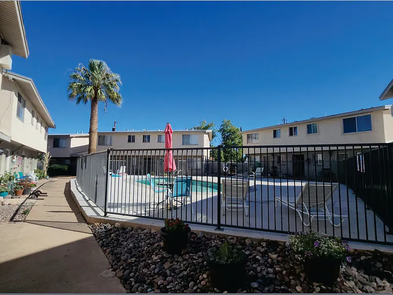 Sierra Linda Apartments — Photo 17