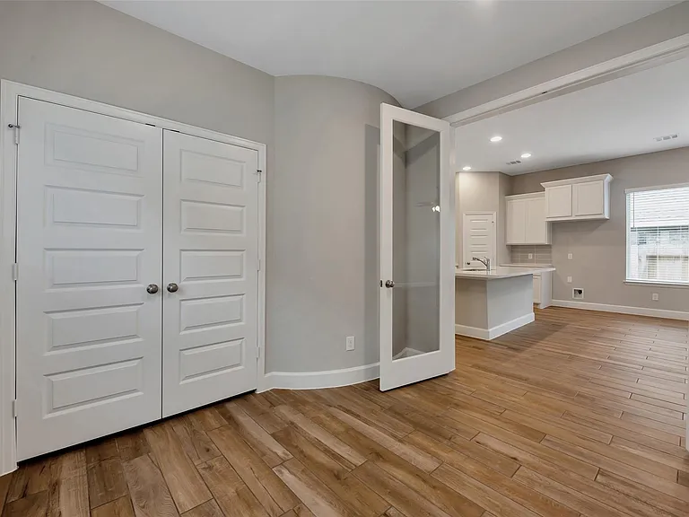 1328 Wicklow Forest St — Photo 20