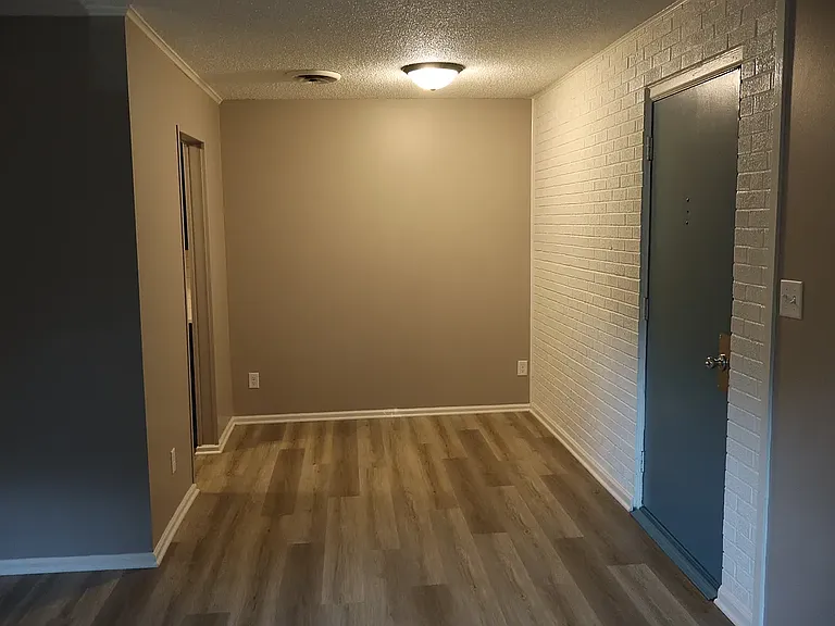 211 N Beach Dr #11 — Photo 7