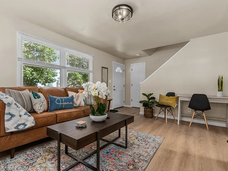 2703 N Helen St #2703 — Photo 3