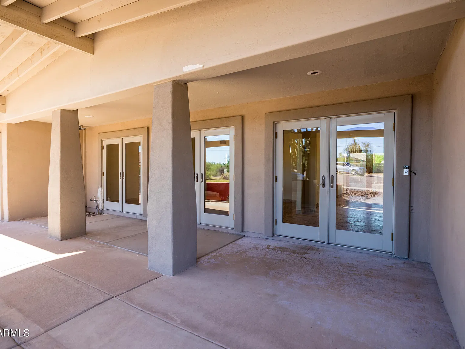 3 bed, 2.0 bath, 2351 sqft, $3,400 — Photo 4
