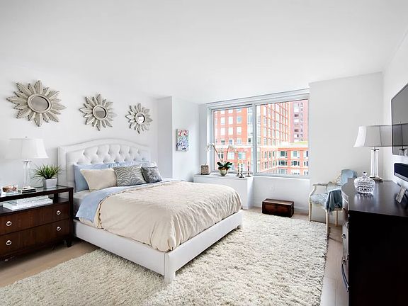 4th image of 212 Warren St APT 16A