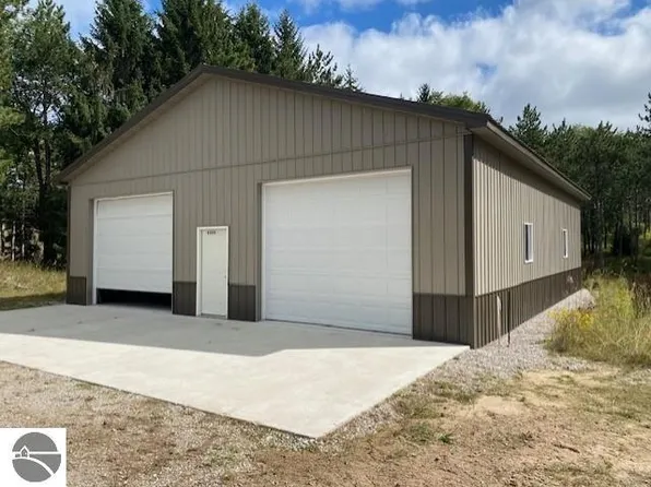 6208 Farrell Rd, Central Lake, MI 49622