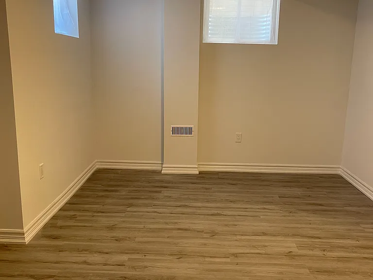 1287 Plymouth Dr — Photo 3