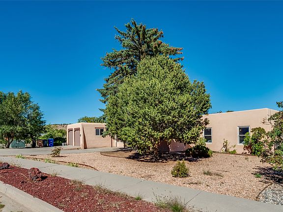 3rd image of 601 Meadow Ln