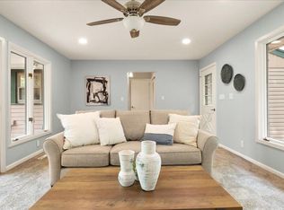 6140 Hawthorne Rd, Mound, MN 55364