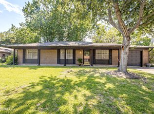 274 McCool St, Ocean Springs, MS 39564