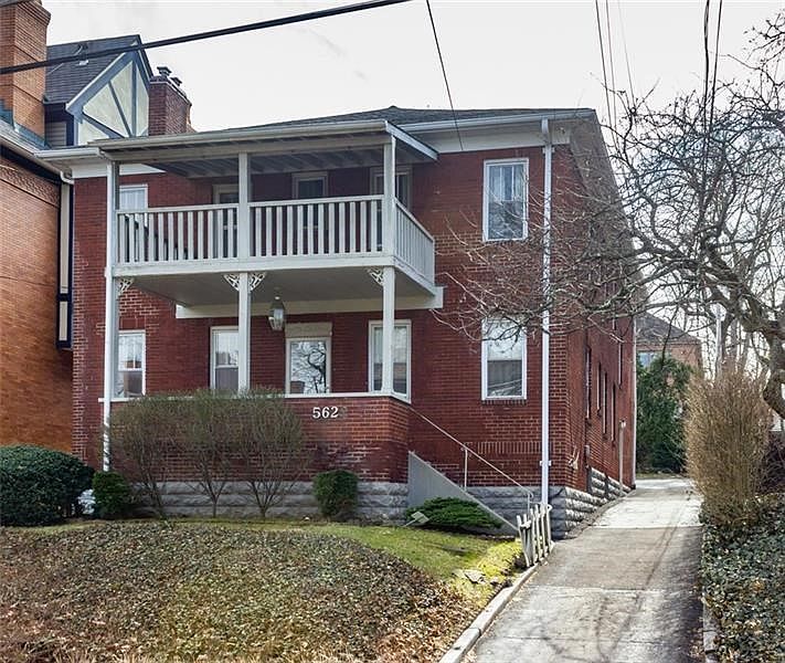 Welcome to this large up-down duplex with 3BR and 2 full baths on each floor.  It's in a perfect location close to universities and hospitals.  It has a 3 car parking pad in the back and some nice outdoor spaces too!