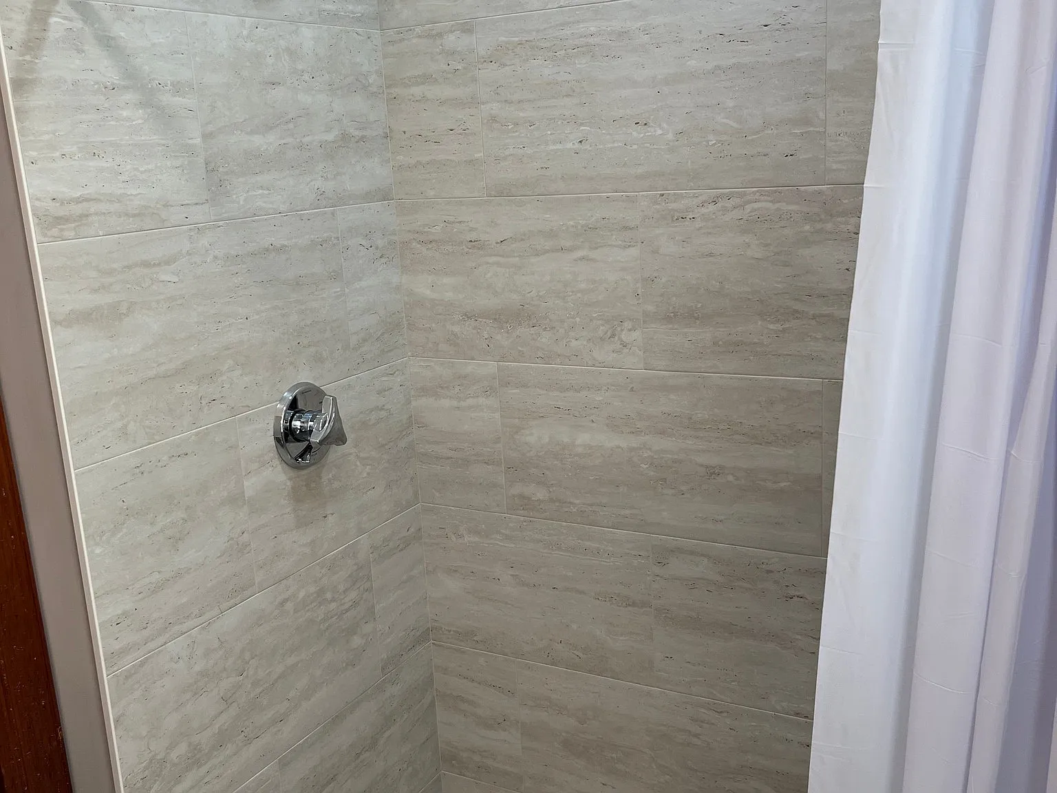3 bed, 2.0 bath, 1000 sqft, $4,500 — Photo 4