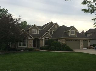 840 Longview Ct, Sugar Grove, IL 60554