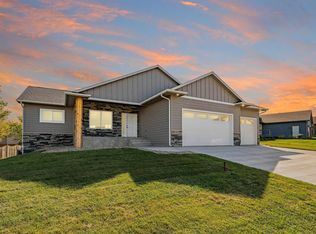 1204 N Caleb Ave, Sioux Falls, SD 57103