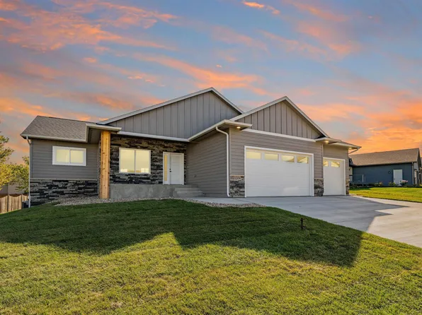 1204 N Caleb Ave, Sioux Falls, SD 57103